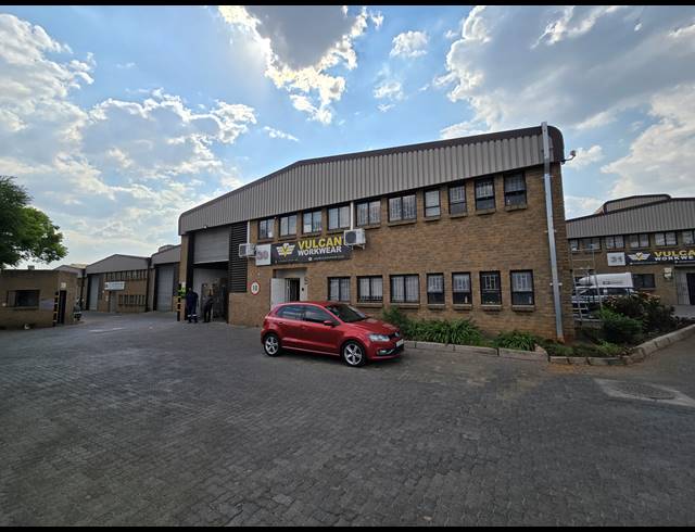 428M² WAREHOUSE TO LET IN MEADOWDALE